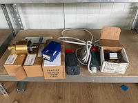 Diverse machineonderdelen - afbeelding 1 van  5