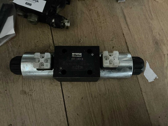 Diverse machineonderdelen - afbeelding 2 van  3