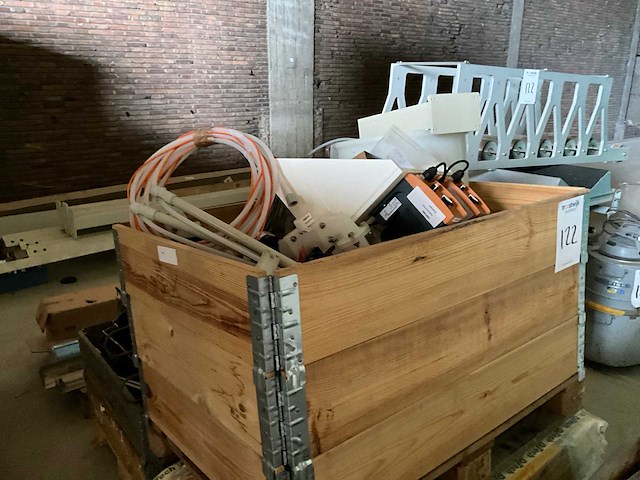 Diverse machineonderdelen - afbeelding 12 van  16