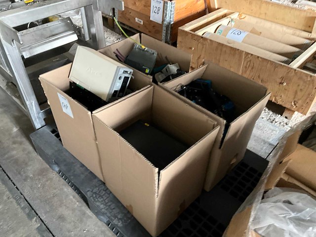 Diverse machineonderdelen - afbeelding 9 van  31