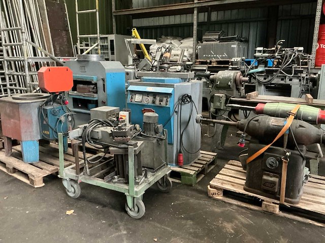 Diverse machines afkomstig van tingieterij (11x) - afbeelding 1 van  14