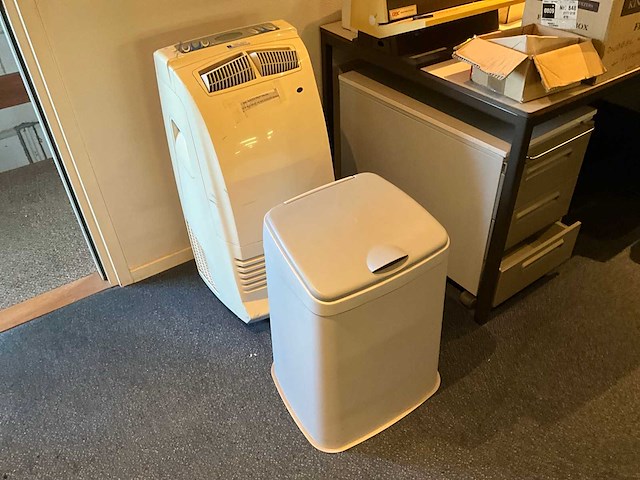 Diverse magazijn -en kantoortoebehoren - afbeelding 2 van  8