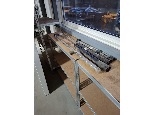 Diverse magazijn inventaris - afbeelding 18 van  22