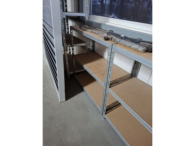 Diverse magazijn inventaris - afbeelding 20 van  22