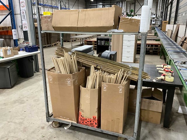 Diverse magazijninventaris en inpakmateriaal - afbeelding 2 van  5
