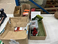 Diverse magazijninventaris en inpakmateriaal - afbeelding 4 van  5