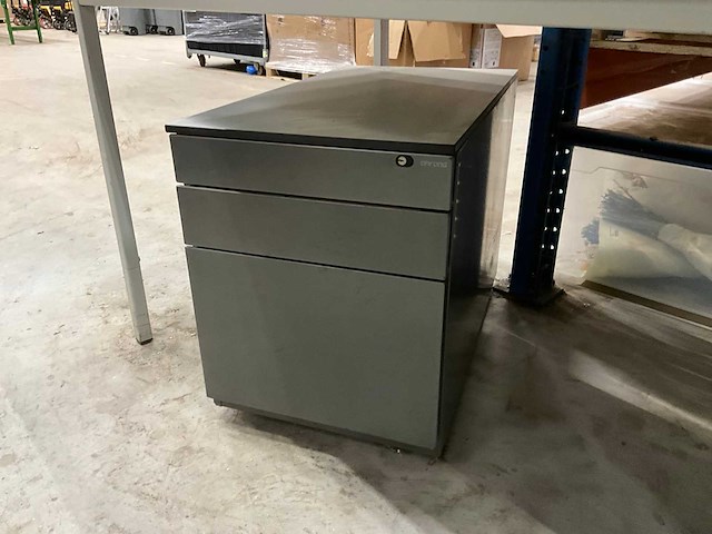 Diverse magazijninventaris en inpakmateriaal - afbeelding 5 van  5