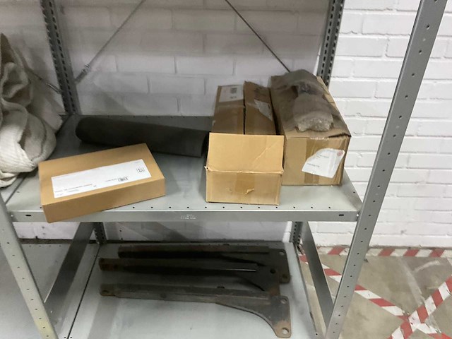 Diverse magazijninventaris - afbeelding 2 van  11