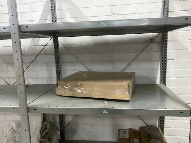 Diverse magazijninventaris - afbeelding 3 van  11