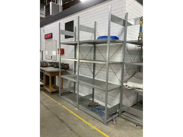 Diverse magazijninventaris - afbeelding 9 van  11