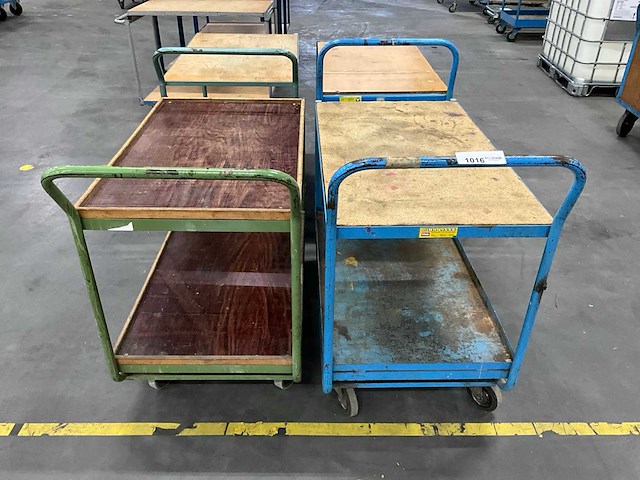 Diverse magazijnwagens (4x) - afbeelding 1 van  2