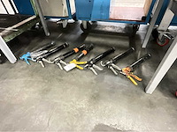 Diverse manuele kitspuiten (7x) - afbeelding 1 van  3