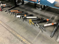 Diverse manuele kitspuiten (8x) - afbeelding 1 van  4