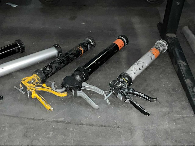 Diverse manuele kitspuiten (8x) - afbeelding 4 van  4