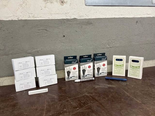 Diverse markeerkrijtjes - afbeelding 1 van  12