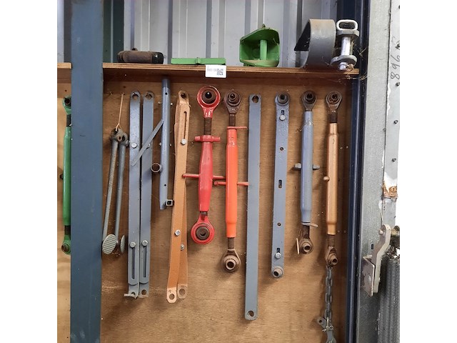 Diverse massey ferguson toebehoren - afbeelding 1 van  5