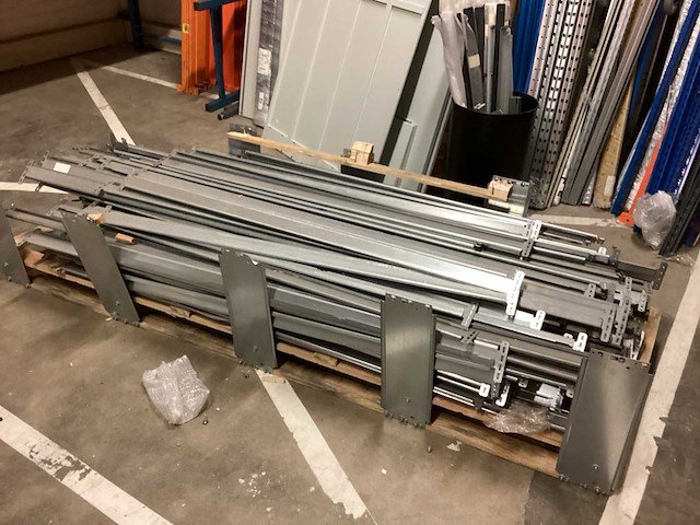 Diverse maten liggers voor stelling - afbeelding 1 van  5