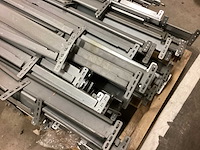 Diverse maten liggers voor stelling - afbeelding 2 van  5