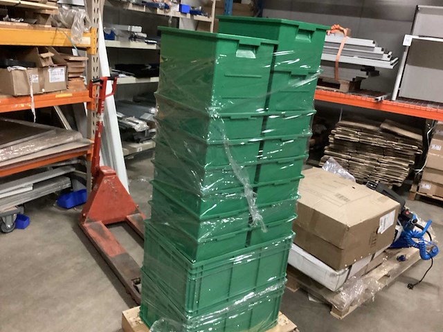 Diverse maten stapelbare magazijnbak (17x) - afbeelding 2 van  6