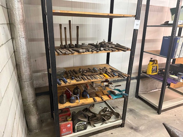 Diverse materialen met stelling - afbeelding 1 van  5
