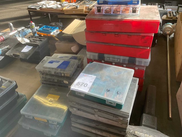 Diverse materialen - afbeelding 1 van  20