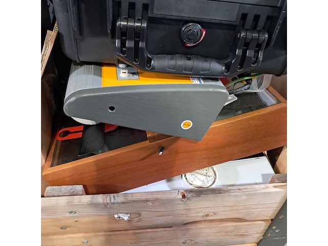 Diverse medische apparatuur en koffers, o.a diamed, argus - afbeelding 5 van  8