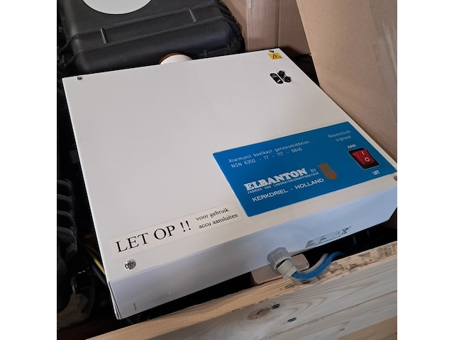 Diverse medische apparatuur en koffers, o.a diamed, argus - afbeelding 6 van  8