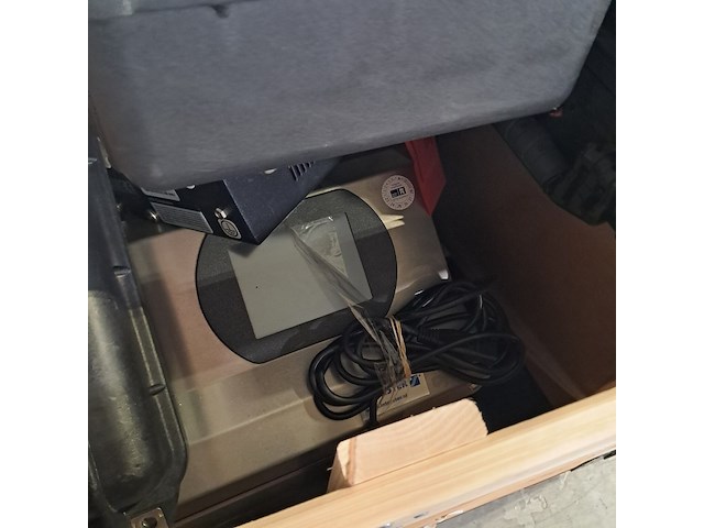 Diverse medische apparatuur en koffers, o.a diamed, argus - afbeelding 8 van  8