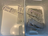 Diverse medische benodigdheden - afbeelding 2 van  16