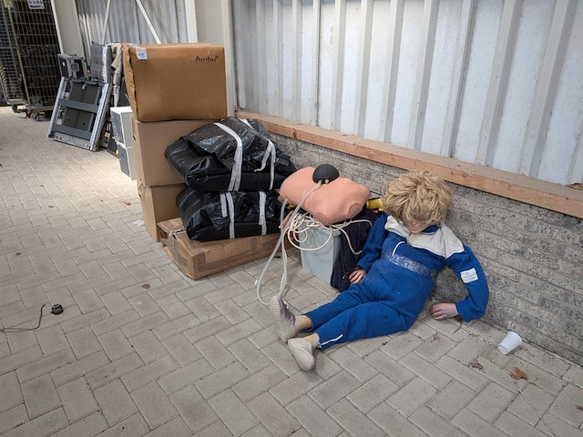 Diverse medische hulpmiddelen en brancardkussens - afbeelding 1 van  8
