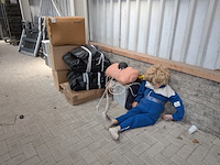 Diverse medische hulpmiddelen en brancardkussens - afbeelding 1 van  8