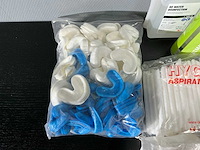 Diverse medische verbruiksartikelen - afbeelding 4 van  9