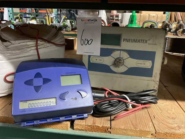 Diverse meetapparatuur (2x) - afbeelding 1 van  5