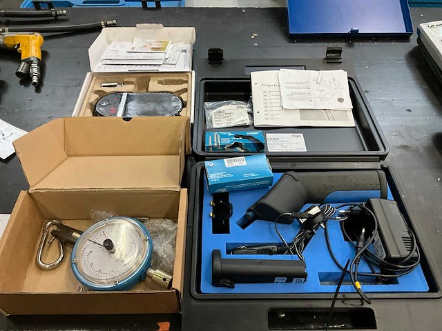 Diverse meetapparatuur (3x) - afbeelding 1 van  6