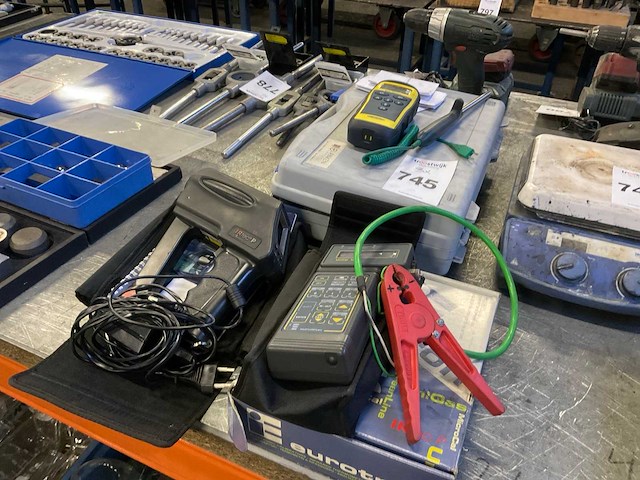 Diverse meetapparatuur (3x) - afbeelding 1 van  5