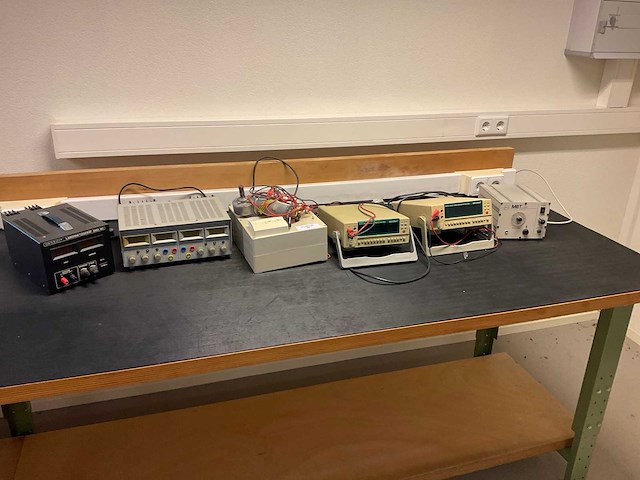 Diverse meetapparatuur (6x) - afbeelding 1 van  7