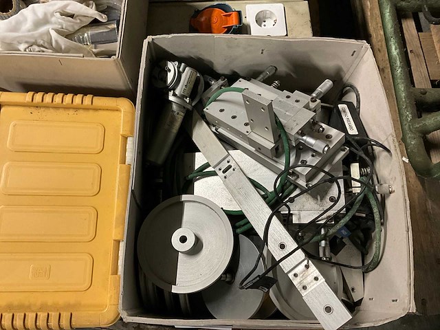 Diverse meetapparatuur - afbeelding 6 van  6