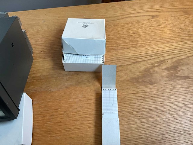 Diverse meetapparatuur - afbeelding 7 van  8