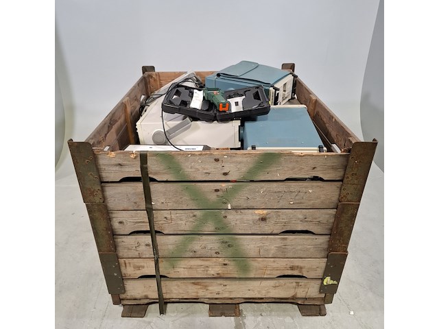 Diverse meetinstrumenten en gereedschap - afbeelding 1 van  13