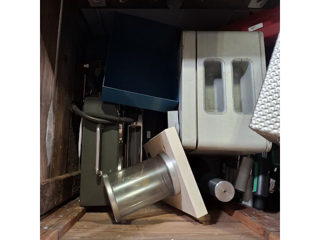 Diverse meetinstrumenten en gereedschap - afbeelding 13 van  13