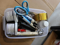 Diverse meet/testapparatuur en producten. - afbeelding 2 van  2