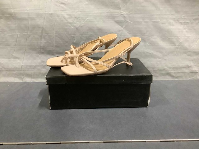 Diverse merk-schoenen (12x) - afbeelding 7 van  8