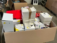 Diverse merken lampen partij op pallet - afbeelding 4 van  5