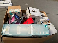 Diverse merken lampen partij op pallet - afbeelding 2 van  4