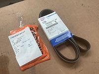 Diverse merken v-belt (9x) - afbeelding 1 van  4