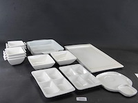 Diverse merken witte porseleinen amuse- en snackschaaltjes - afbeelding 1 van  5