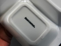 Diverse merken witte porseleinen amuse- en snackschaaltjes - afbeelding 4 van  5