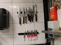 Diverse messen op twee magneetstrips.
