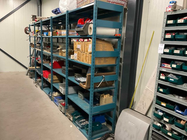 Diverse metaalbewerking materialen - afbeelding 1 van  16