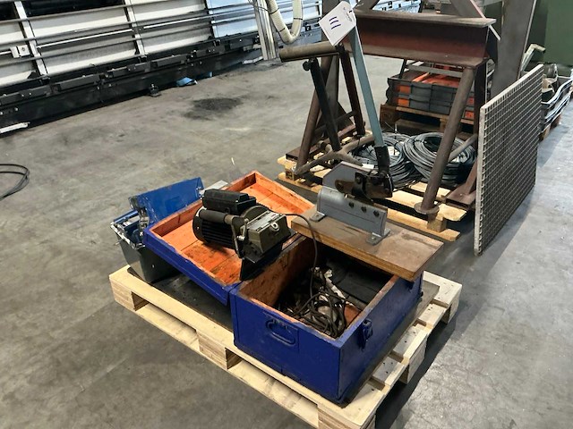 Diverse metaalbewerkingen - afbeelding 1 van  5